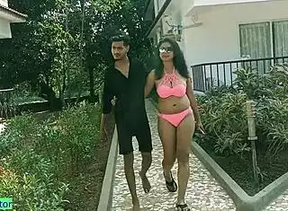 that 18yr boy romps with hot model by the pool