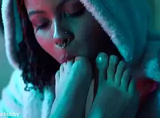 bbw ebony lesbian worships petite tattooed girlfriend's bare feet