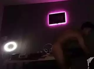 dejan mi hermanastra sola y la follo duro