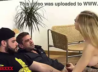 i joined threesome with hot milf landlady 😏💦