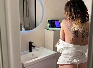 i begged alt-girl neighbor for shower nudes and she delivered juicy dildo play