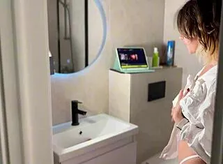 i begged alt-girl neighbor for shower nudes and she delivered juicy dildo play