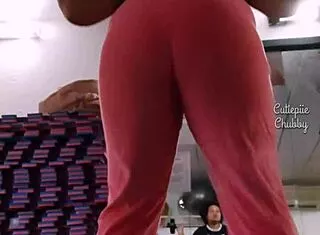 bbw ebony shakes her massive gym ass cheeks