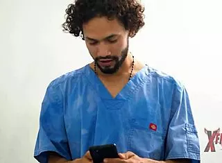 colegiala devours masseur's huge verga deep throat