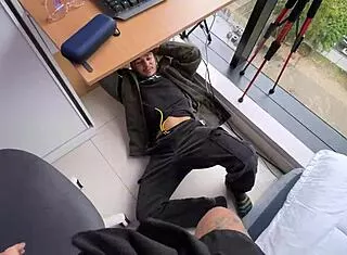 calling repairman for net turns into homemade deepthroat fuck