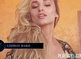 wow, american canadian blondes bare sexy asses!