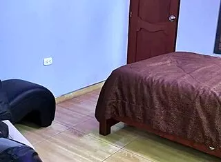 hooked up with peruvian bbw online for pantyhose striptease casting