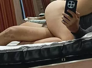 My lover sneaks in alone and fills me with cum