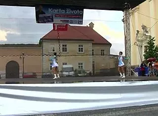 those two hot cheerleaders look amazing together