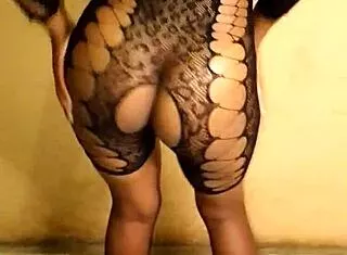 dee unwraps petite ass package for happy wanks