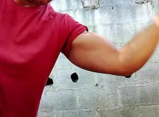 Yuri Gaúcho's Muscular Brazilian Bear Handjob Explosion