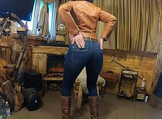 beautiful step-mom housewife spreads her hungry gaping pussy in jeans
