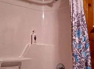 sneaky vid of me prepping for that steamy shower 🚿😉