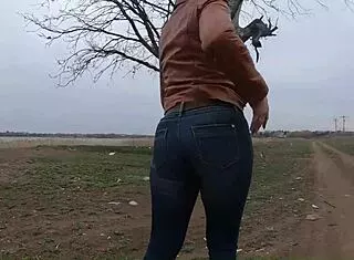 beautiful step-mom housewife spreads her hungry gaping pussy in jeans