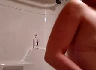 sneaky vid of me prepping for that steamy shower 🚿😉