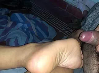 waking up to her sweet footjob feels amazing this morning