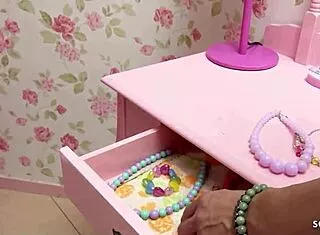 PETITE JAPANESE TEEN 18+ CREAMS ON VIBRATOR IN CAR FOR OLD GUY!