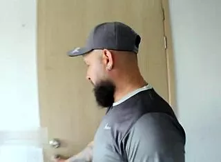 Follando Con Extraña Después De Salvarla De Ladrones - Cumshot Facial En Español!