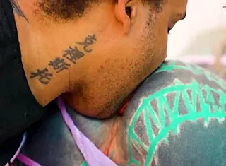 Tattooed goth girl takes bbc anal deepthroat atm facial