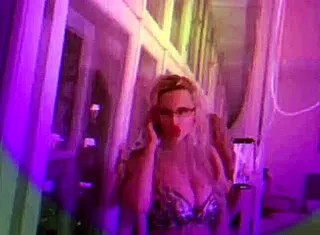 Wow! Findom Goaldigger Blonde Feet Song Release!