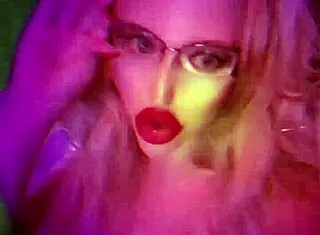 Wow! Findom Goaldigger Blonde Feet Song Release!