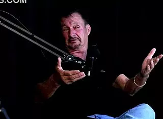 ted getulio vargas fucks hot young girls on mansion couch