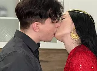 Watch this pakistani mother-in-law get fucked after one glance fantasy.