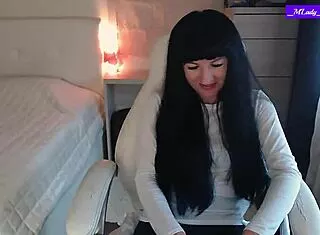 hey mlady jessy wanna see your perky clit tease?