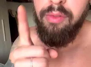 Chantagem forces hot blowjob or boyfriend sees vid