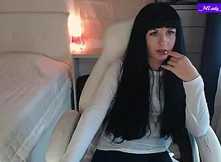 hey mlady jessy wanna see your perky clit tease?