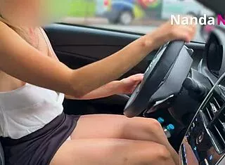 safada wife flashes tits pays panties at gas station