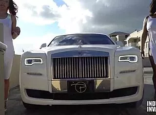 Florida Slut Delivers Sloppy Deepthroat to Monster BBC Outdoors