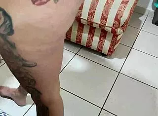 open my tattooed chubby ass wider! cries german girl