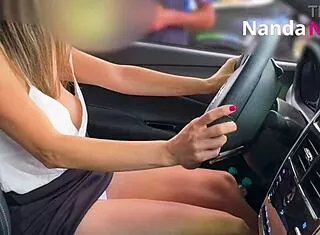 safada wife flashes tits pays panties at gas station