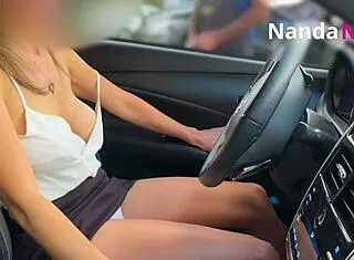 safada wife flashes tits pays panties at gas station