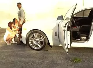 Florida Slut Delivers Sloppy Deepthroat to Monster BBC Outdoors