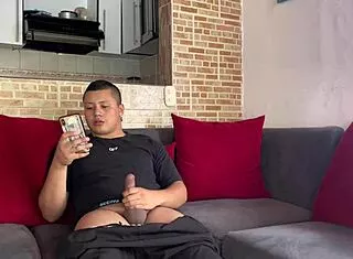 i catch stepsis jerking off and help her explode fast