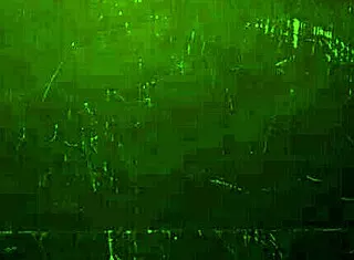 quieres que te reviente el coño con tus medias caladas gimiendo?