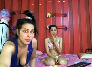 Lesbian Webcam Lift Carry Tease