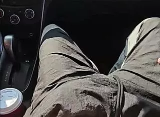 barefoot kontessa beach handjob blasts monster cum!