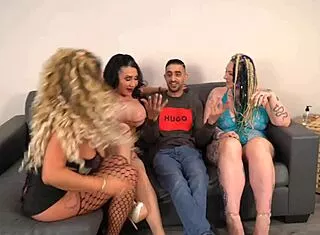 Pakistani delivery driver bends over for interracial creampie quickie