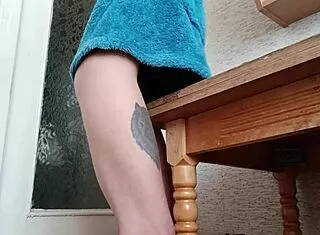 skinny brunette grinding pussy on kitchen table 😈🔥