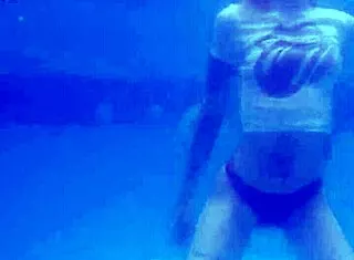 hey check out ashley rose's wet skinny pussy spreading poolside rock style