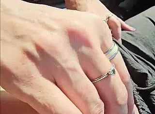 barefoot kontessa beach handjob blasts monster cum!