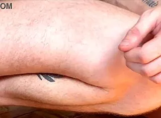 fodendo travesti de saia com buceta bem gulosa e gostosa