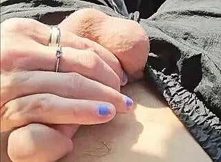 barefoot kontessa beach handjob blasts monster cum!
