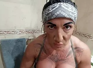 Muscular bodybuilder breaks milf pussy big clit squirting rimjob!