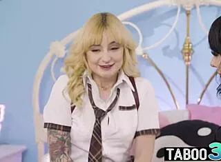 oh man stevie moon massages licks bff lysagna delray's wet pussy so good