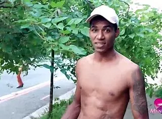 abro meu cuzinho apertado pro pauzão dele num anal 100 guloso e cremoso