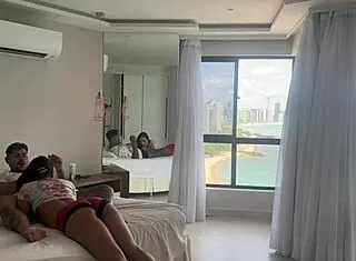 waking up to this plump ass ride 😍 juicy ebony action